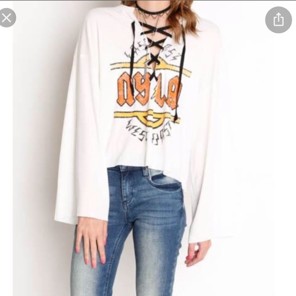 Long sleeve bell sleeve